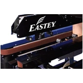 Eastey SB-2HD: máquina de encajado con cinta lateral y rieles laterales cónicos