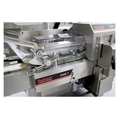 Redpack P325E-T Trayless Apple Horizontal Flow Wrapper Close Up